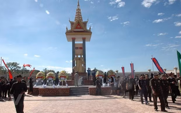 Khanh Hoa accorde 15 milliards de dongs à un projet d’amitié au Cambodge ảnh 1