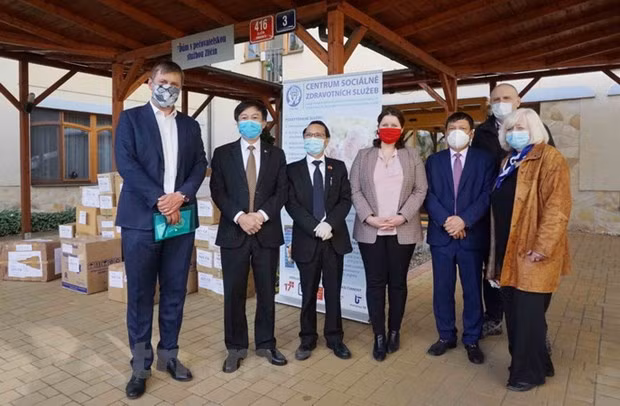 Nouvel An lunaire : vœux aux Vietnamiens en République tchèque ảnh 1