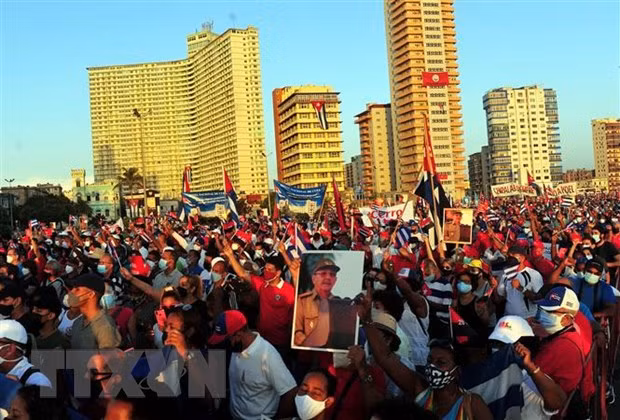 Message de solidarité du Vietnam avec le peuple cubain ảnh 1