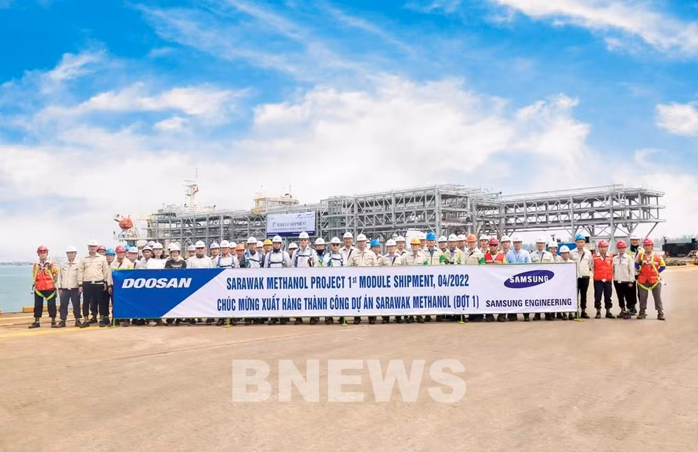 Neuf modules "Made in Vietnam" livrés à la raffinerie de Sarawak en Malaisie ảnh 1