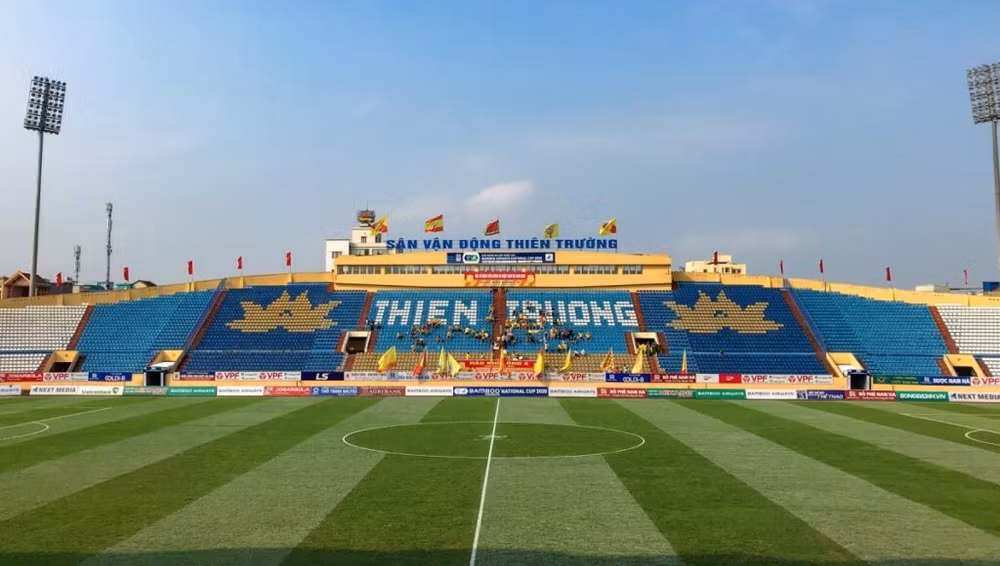 Le stade Thien Truong de Nam Dinh prêt pour les SEA Games 31 ảnh 1