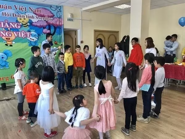 Ouverture d’une classe de langue vietnamienne à Ekaterinbourg (Russie) ảnh 1