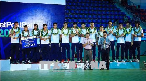 Volley-ball masculin : le Vietnam occupe la 3e place de la coupe LienVietPostBank 2018 ảnh 1