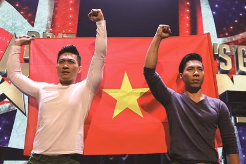 Les deux frères Giang, fierté du cirque vietnamien ảnh 1