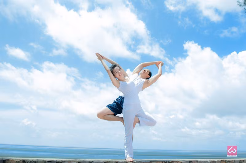 Journée internationale du yoga : 1.200 personnes à Hanoi à une performance collective ảnh 1
