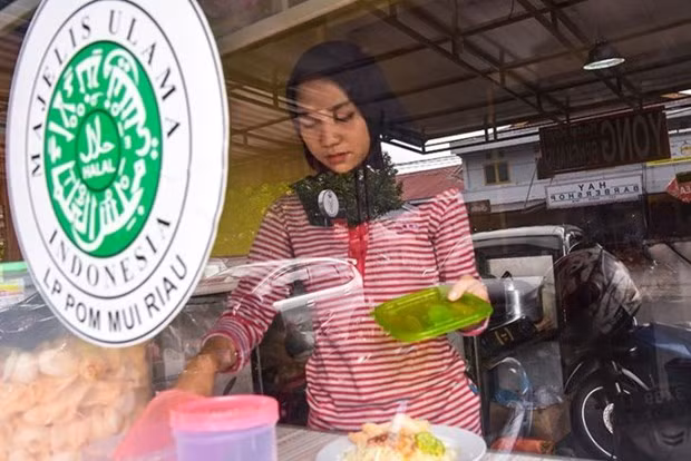 Produits halal: l'Indonésie exporte pour 3,6 milliards de dollars en 2021 ảnh 1