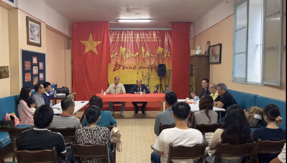 Resserrer les liens entre les entreprises vietnamiennes à l'intérieur et à l'extérieur du pays ảnh 1