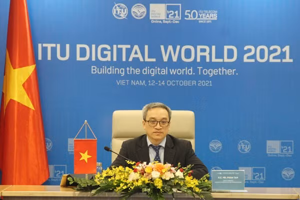 Le Vietnam à une table ronde sur la réduction des coûts d'accès à Internet ảnh 2