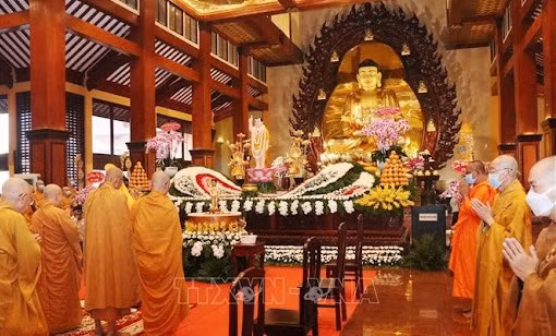 La Sangha bouddhiste du Vietnam : 40 ans d’intégration et de développement de pair avec la nation ảnh 1