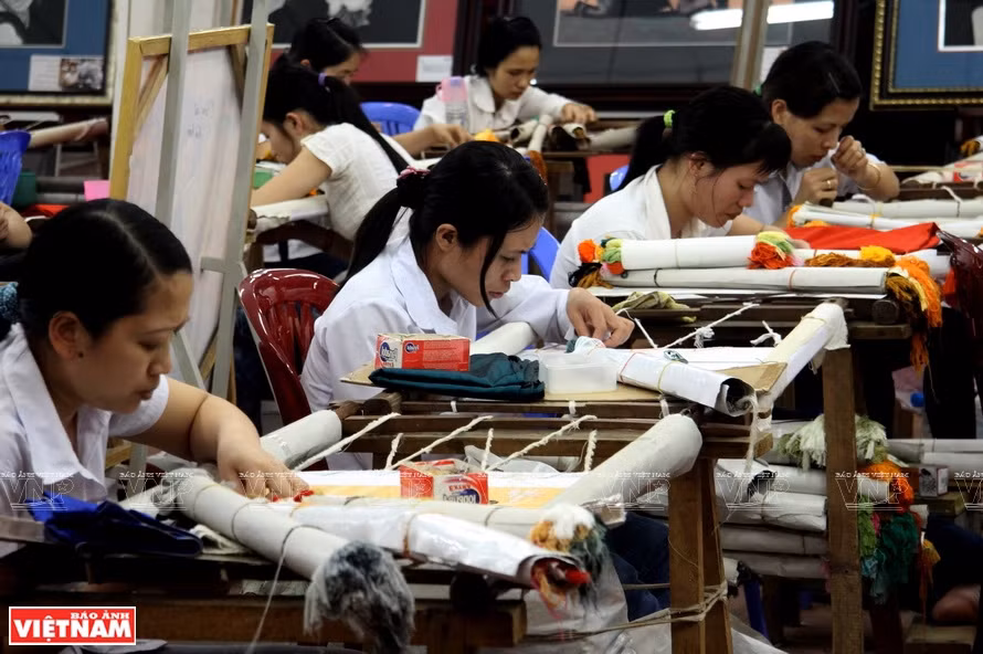 Le village de broderie de Quat Dong à Hanoï ảnh 2