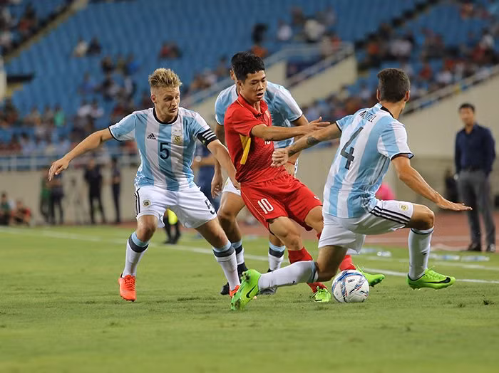 Le match amical U22 Vietnam-U20 Argentine se termine au score 0-5 ảnh 1