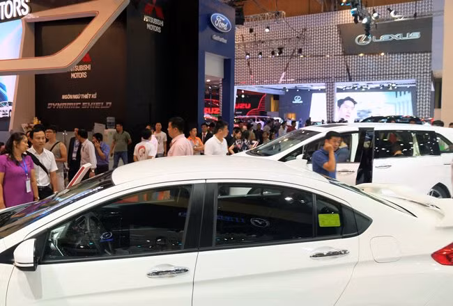 Chute de ventes d’automobiles en avril ảnh 1