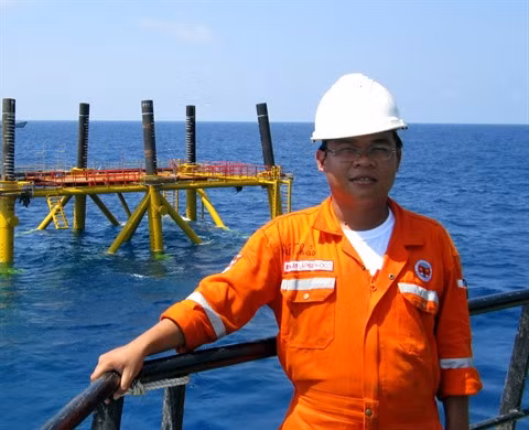 Pétrole : des jeunes ingénieurs et leurs initiatives ảnh 1