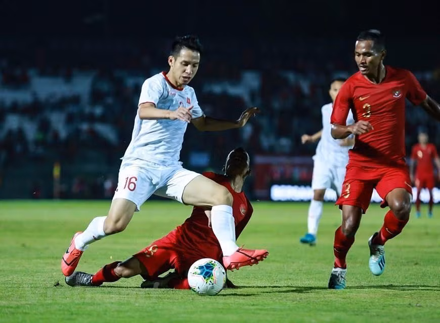 Le Vietnam remonte au top 15 asiatique du classement FIFA ảnh 1