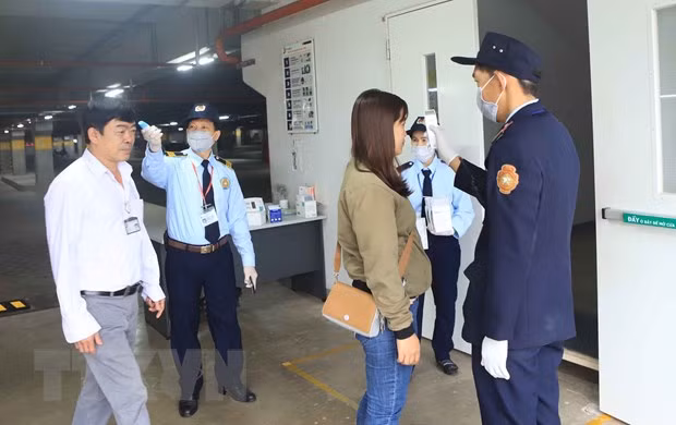 Superviser les travaux de prévention et de lutte contre le COVID-19 à Vinh Phuc ảnh 1