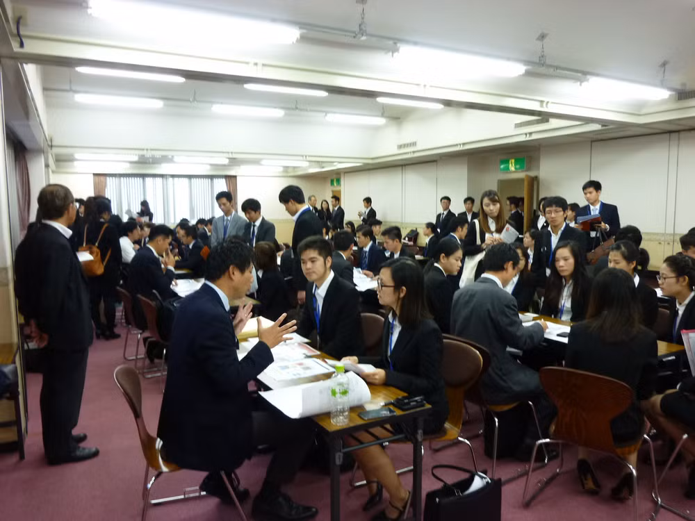 Programme d'échange entre étudiants vietnamiens et entreprises japonaises d'Osaka ảnh 1