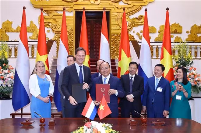 Le Vietnam et les Pays-Bas établissent un partenariat intégral ảnh 1