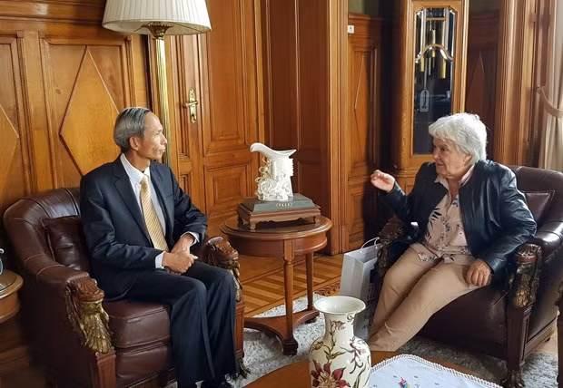 Promotion des relations d’amitié et de coopération Vietnam-Uruguay ảnh 1