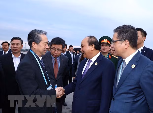 Le Premier minister Nguyen Xuan Phuc rentre de Chine ảnh 1
