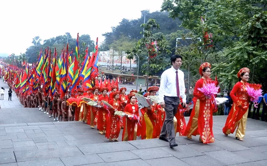 Le Vietnam rend hommage à ses rois fondateurs Hùng ảnh 3