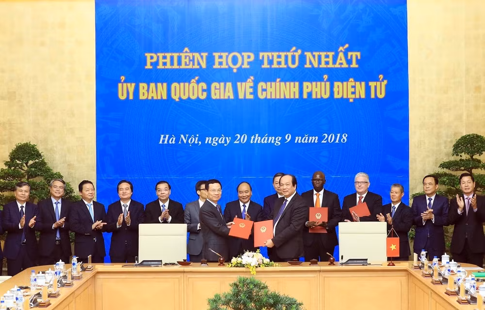 Le Vietnam privilège l’e-gouvernement et l’économie numérique ảnh 1