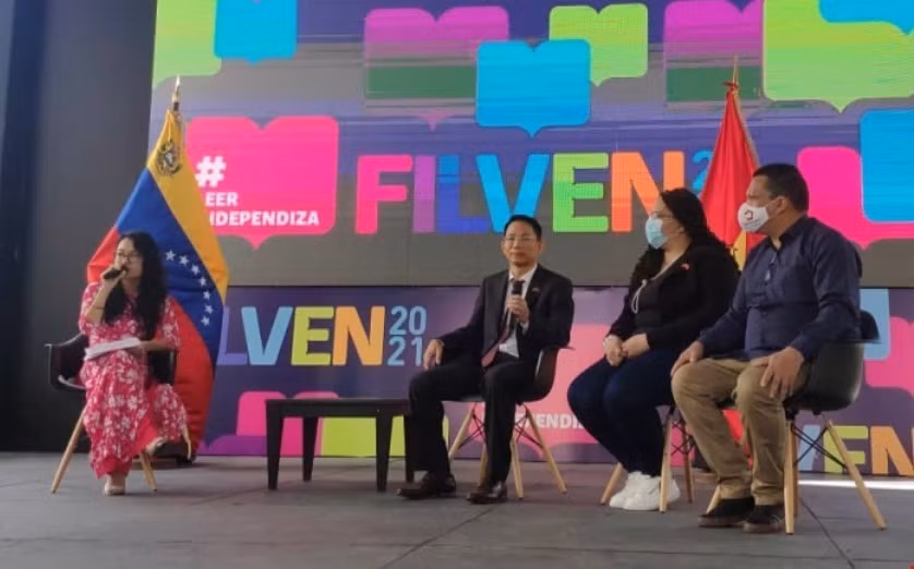 Foire internationale du livre au Venezuela 2021: Séminaire "Aperçu de la littérature vietnamienne" ảnh 2