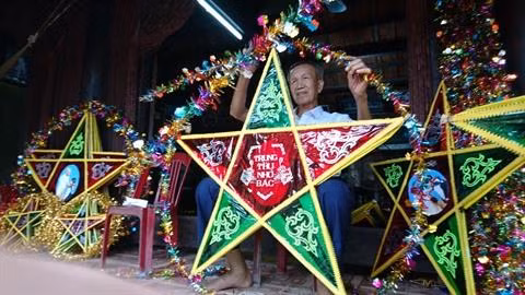 L’art des lanternes étoilées à Bao Dap ảnh 1