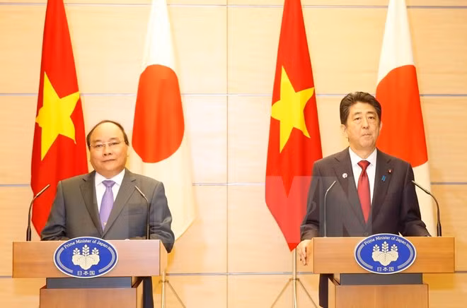 Nguyen Xuan Phuc achève sa visite au Japon pour participer au Sommet du G7 élargi ảnh 1