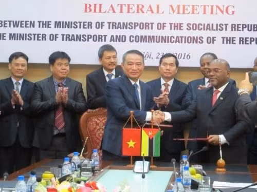 Vietnam, Mozambique intensifient leur coopération dans les transports ảnh 1