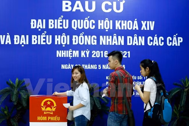 Les électeurs enthousiastes en cette fête des élections ảnh 3