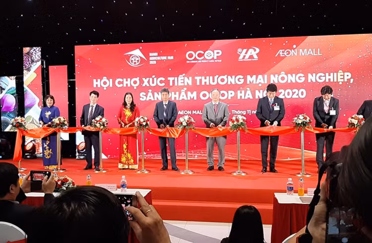 Promotion des produits agricoles dans le réseau de supermarchés AEON ảnh 1