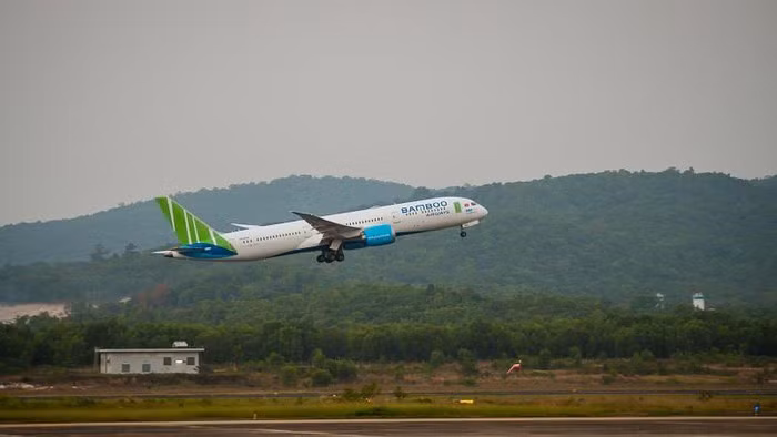Bamboo Airways réalise un vol spécial pour ramener les citoyens européens chez eux ảnh 1