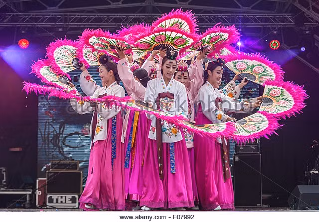 Un groupe de danse traditionnelle de République de Corée se produira à Hanoi ảnh 1