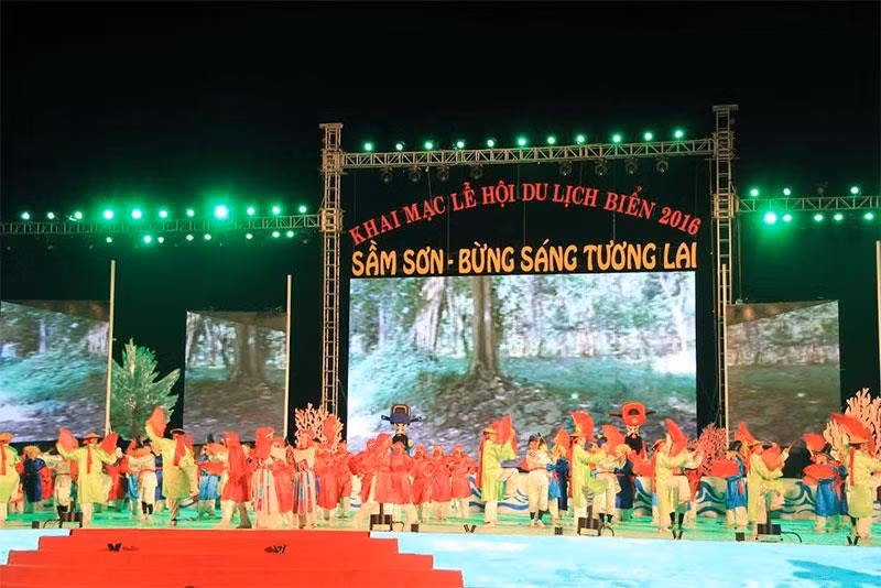 Thanh Hoa : festival du tourisme maritime de Sâm Son 2016 ảnh 1
