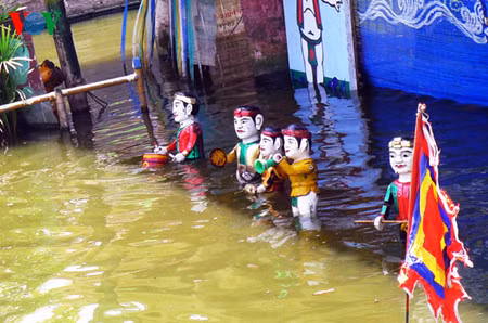 A Hông Phong, le rideau rouge s'ouvre et des marionnettistes-paysans entrent en scène ảnh 2