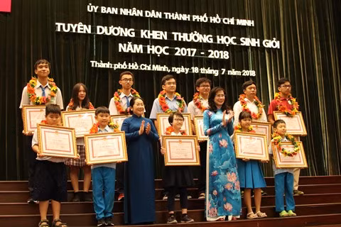 Hô Chi Minh-Ville met à l’honneur 778 élèves exemplaires ảnh 2