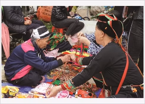 Hàm Yên préserve et valorise le tissage de brocart ảnh 3
