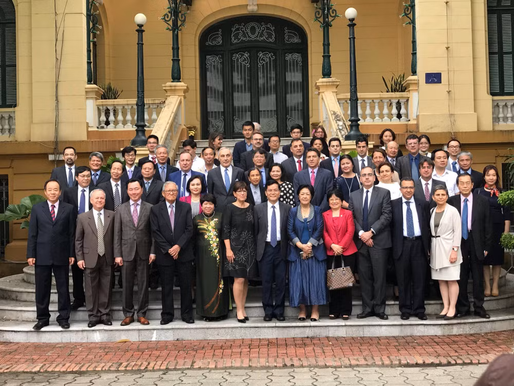Vingt ans depuis le 7e Sommet de la Francophonie au Vietnam : regard rétrospectif et perspectives ảnh 2