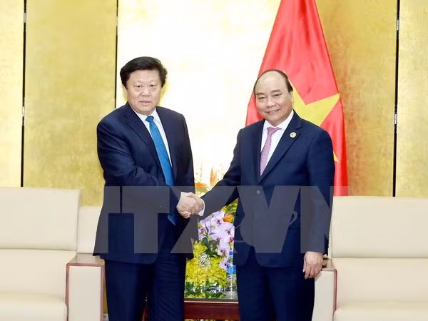 Le Premier ministre Nguyen Xuan Phuc reçoit des responsables de grands groupes de l'APEC ảnh 1