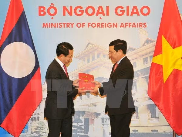 Consultation annuelle au niveau ministériel Vietnam-Laos à Hanoi ảnh 1