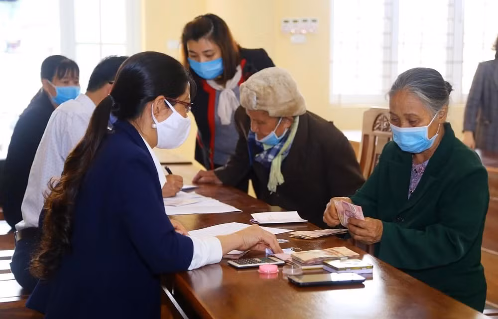 OIT : le programme d'aide COVID-19 est un lueur d'espoir pour les employés et employeurs touchés ảnh 1