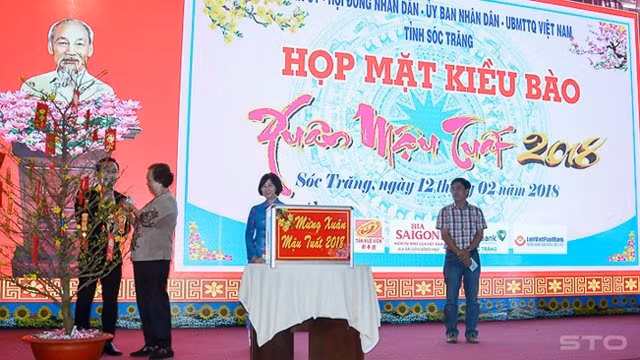 Les autorités de Hâu Giang et Soc Trang rencontrent les Viêt kiêu ảnh 1