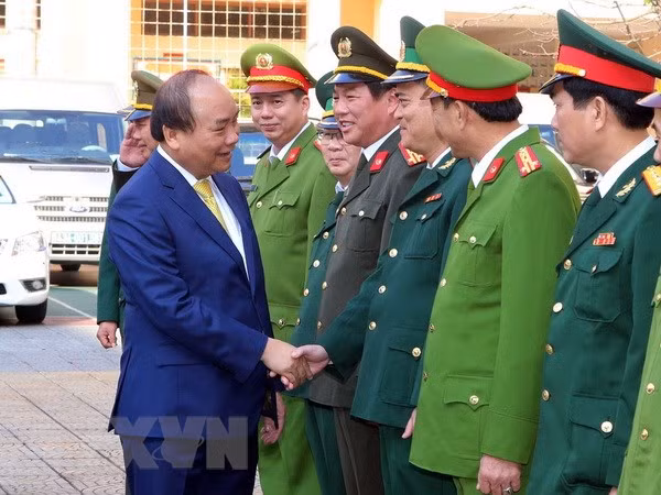 Le Premier ministre présente ses vœux du Nouvel An lunaire 2018 à Da Nang ảnh 1