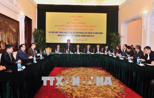 Bonne coordination pour mener à bien le travail extérieur ảnh 1