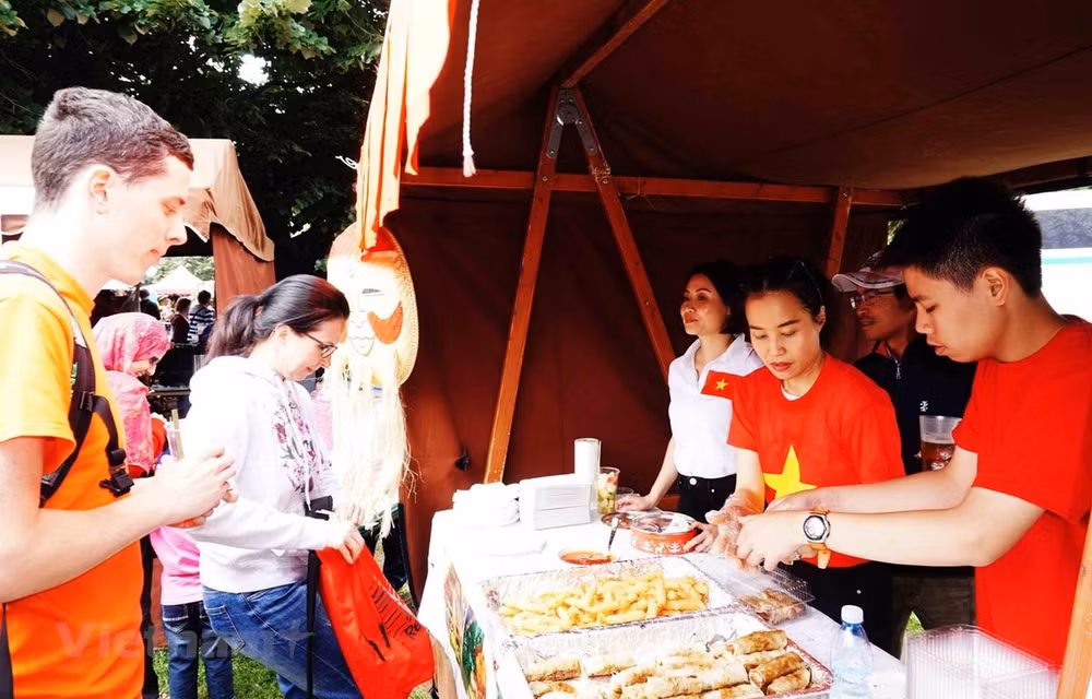 Le Vietnam au Festival internationale de la culture et de la gastronomie en R. tchèque ảnh 1
