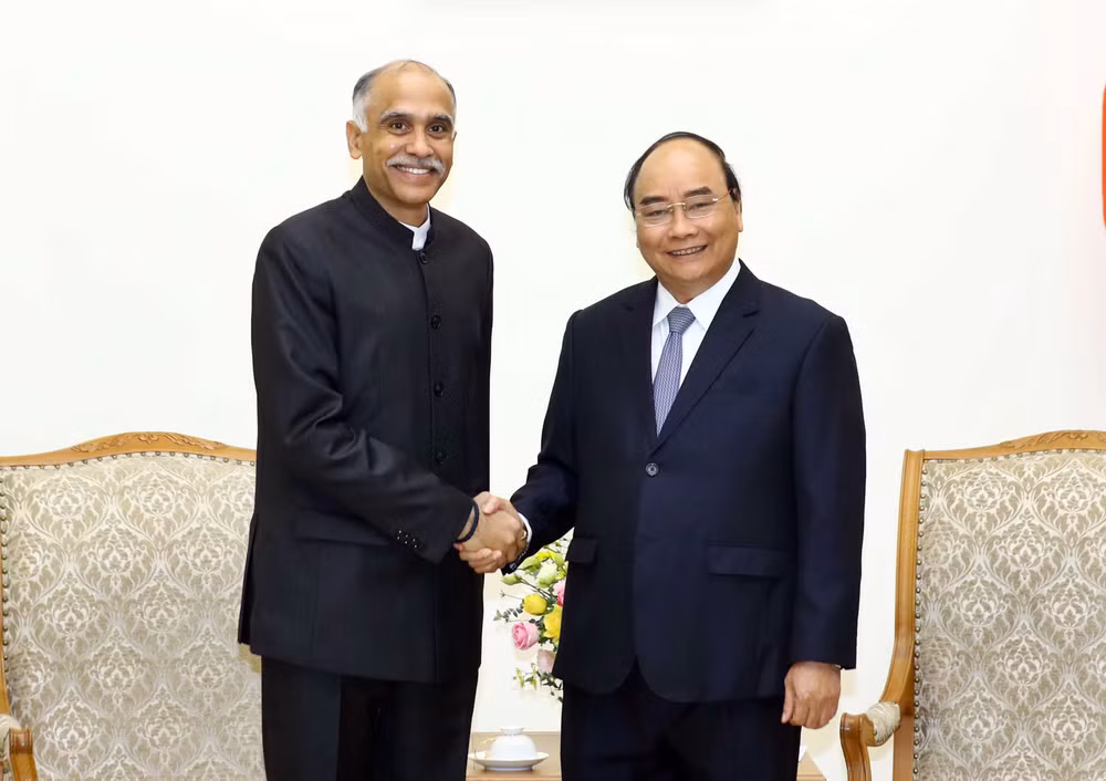 Le Premier ministre Nguyen Xuan Phuc reçoit l'ambassadeur de l'Inde au Vietnam ảnh 1