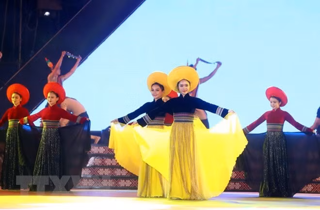 Clôture de la première fête de la brocatelle du Vietnam ảnh 1
