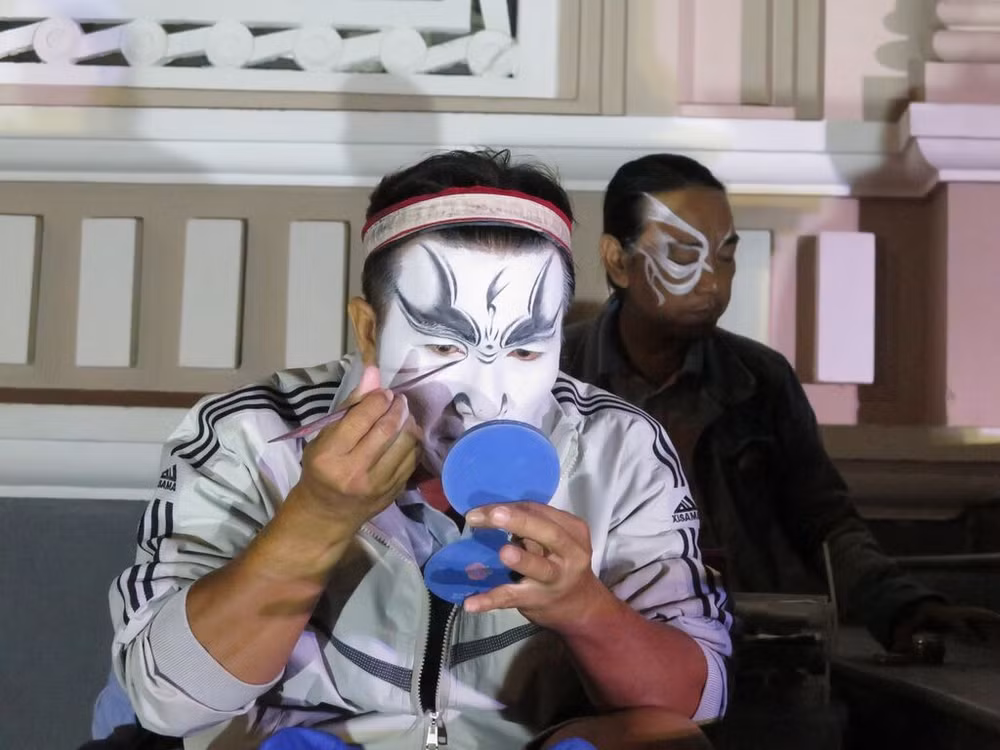 Quand le théâtre classique est joué dans la rue et à l’école ảnh 1