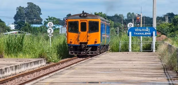 La Thaïlande rouvre le service ferroviaire vers le Laos ảnh 1