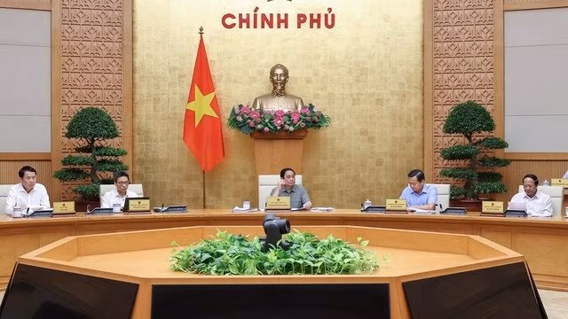 Réunion du gouvernement sur la préparation de lois de septembre 2022 ảnh 1